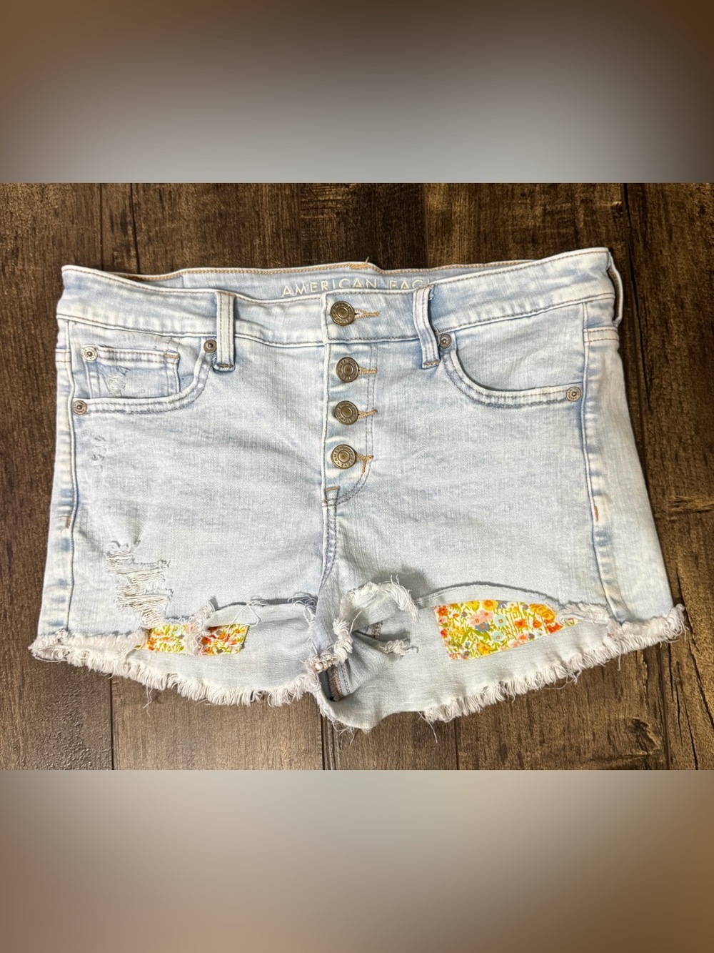 American Eagle button-fly cutoff shorts w/floral pockets-size 8